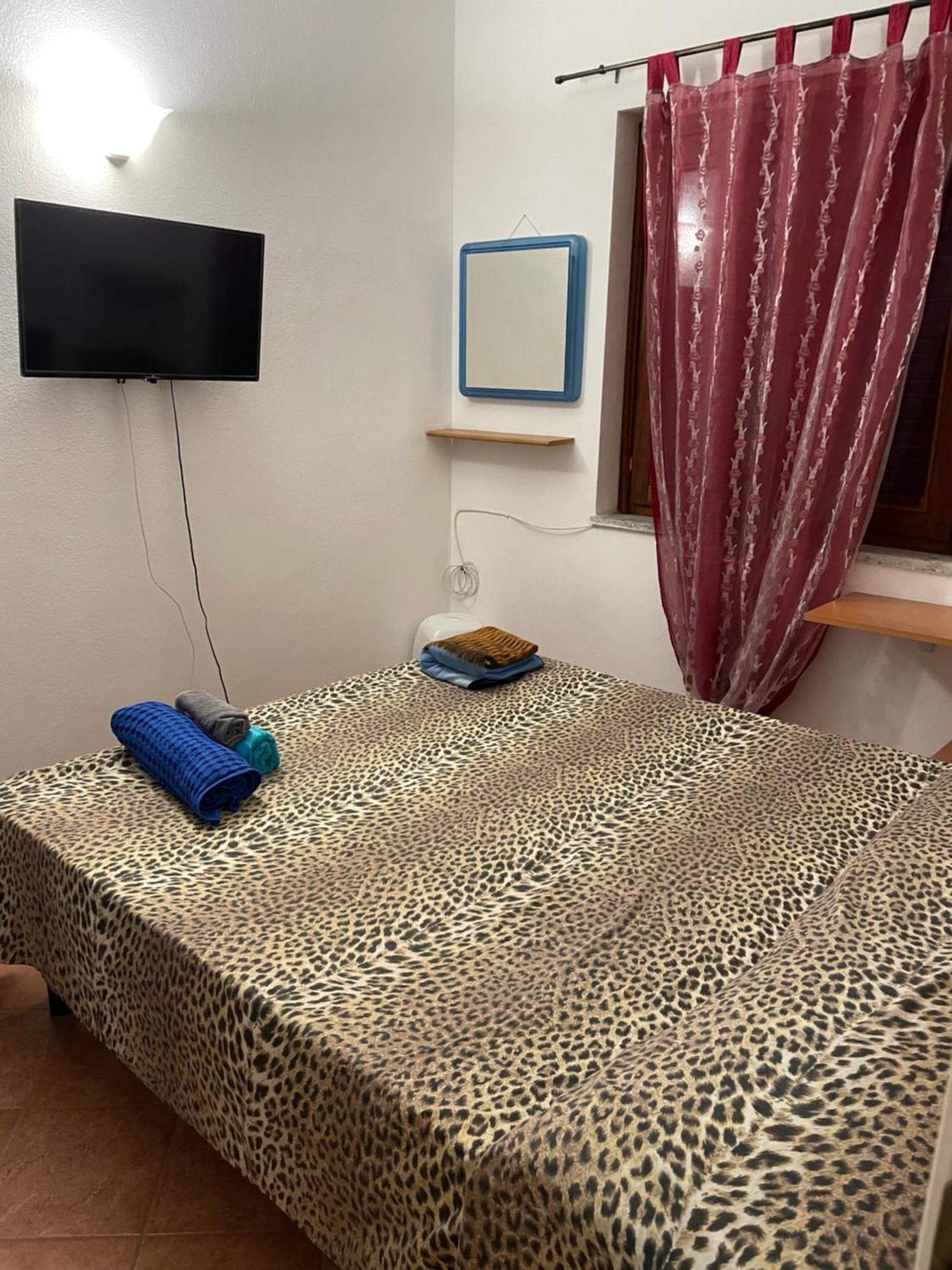 Airport by feet vicino a piedi-Port-Commercial Center-50mq-Balcony sea view-per metà rimborsabile&possibile upgrade gratis Olbia Esterno foto